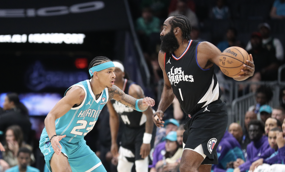 NBA黑马逆袭！灰熊终结勇士十二连胜